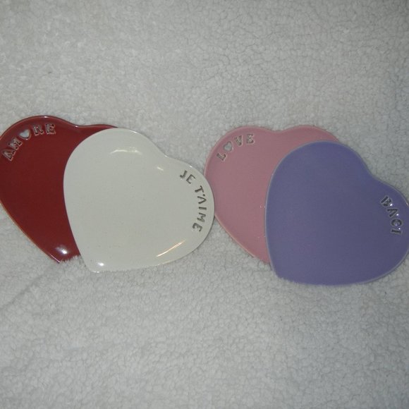 4 HTF Williams Sonoma White Pink Red Purple Heart Shaped Plates Words Valentine - Picture 1 of 5